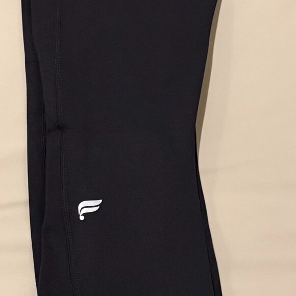Fabletics Oasis Pureluxe High-Waisted 7/8 Legging - Black Medium Short - Picture 6 of 7